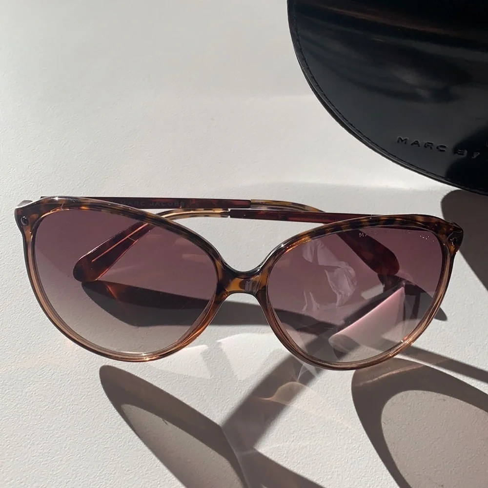 Marc Jacob’s MMJ 174/S 59 14 sunglasses with case